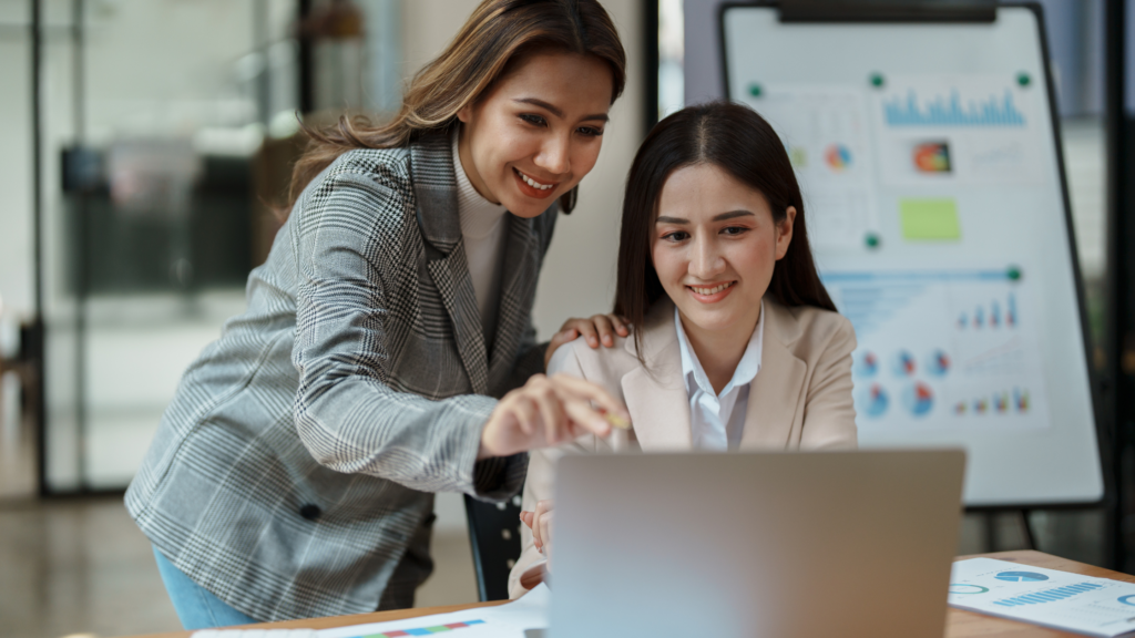 How to Progress in Your Finance Career: From Technical Expert to Leader Senior finance leader mentoring an analyst to develop an authentic leadership style.
